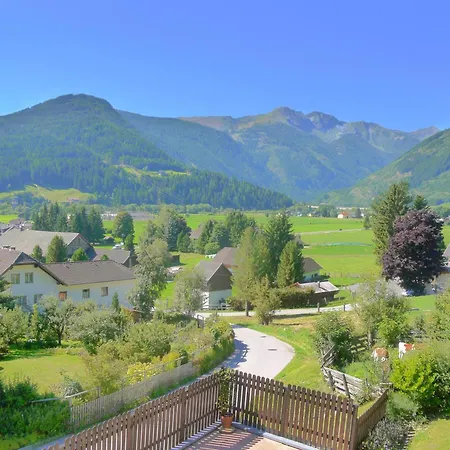 Apartment Spacious In Hausbellevue With Balcony And Panoramic Mountain Aspect Sankt Michael im Lungau