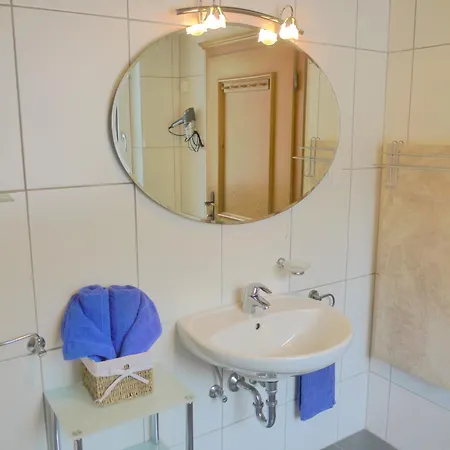 Apartment Spacious In Hausbellevue With Balcony And Panoramic Mountain Aspect